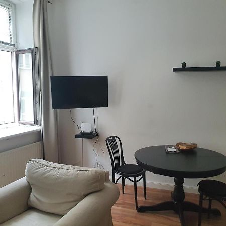 Beutiful Apartment Near The Center Wina Bagian luar foto